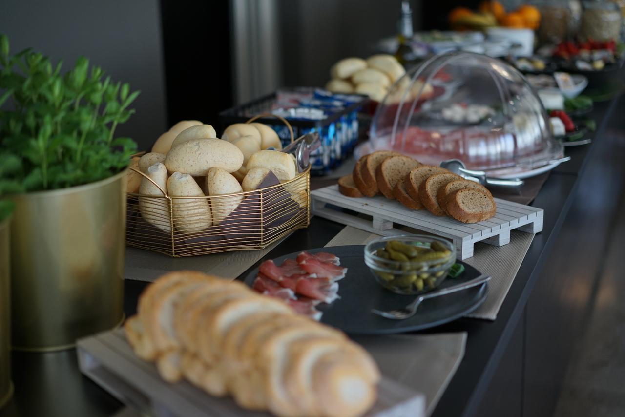 Hotel Aplo - Breakfast Experience Cervia Exterior photo