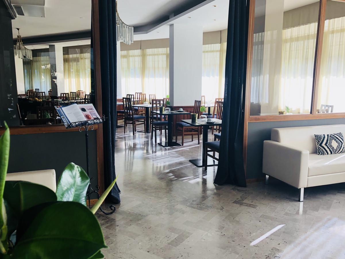 Hotel Aplo - Breakfast Experience Cervia Exterior photo